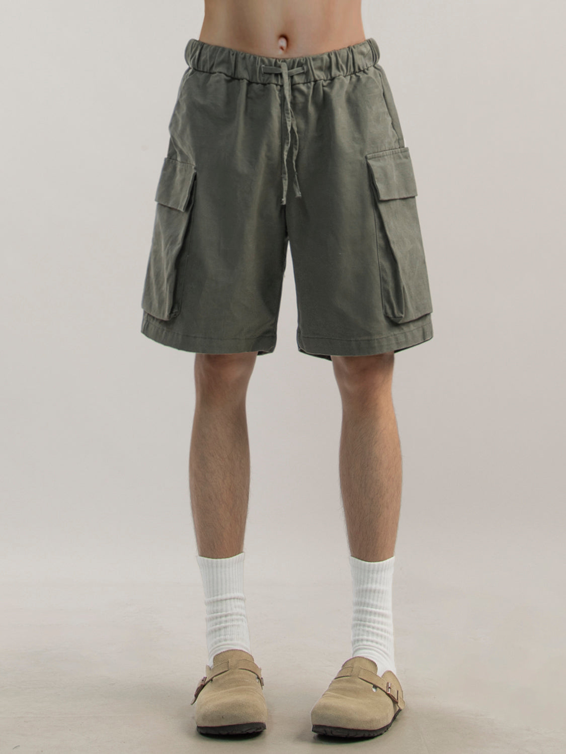 Pantaloncini cargo uomo stile militare verde militare, larghezza ampia